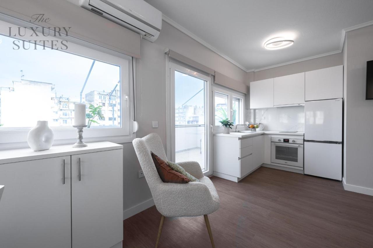 Apartment Nephele Jacuzzi Suites, The Luxury *