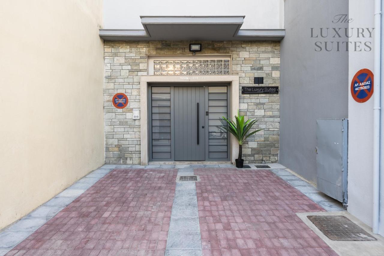 Nephele Jacuzzi Suites, The Luxury Apartment *