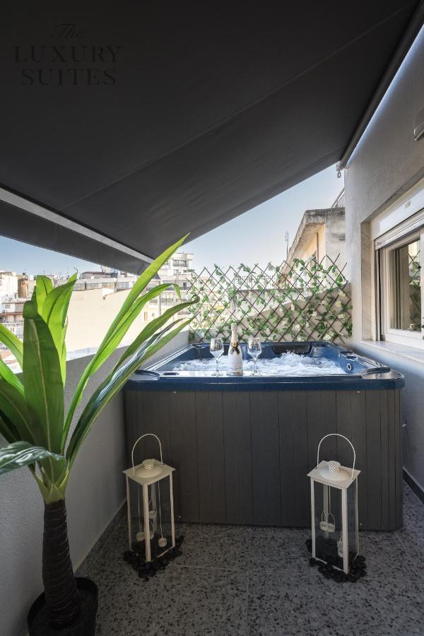 Apartment Nephele Jacuzzi Suites, The Luxury *