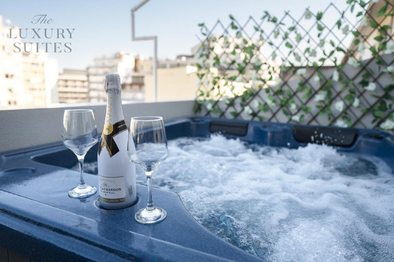 Nephele Jacuzzi Suites, The Luxury Apartment *