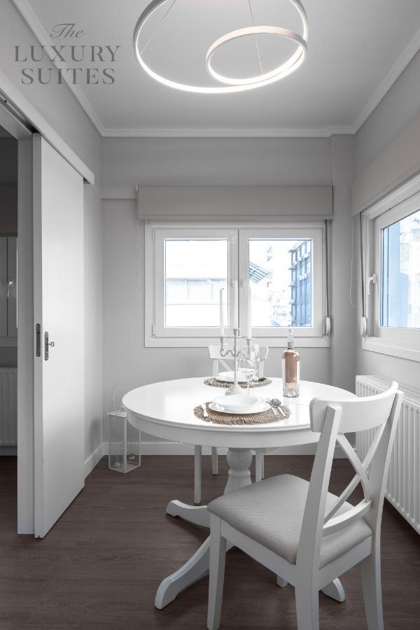Apartment Nephele Jacuzzi Suites, The Luxury *