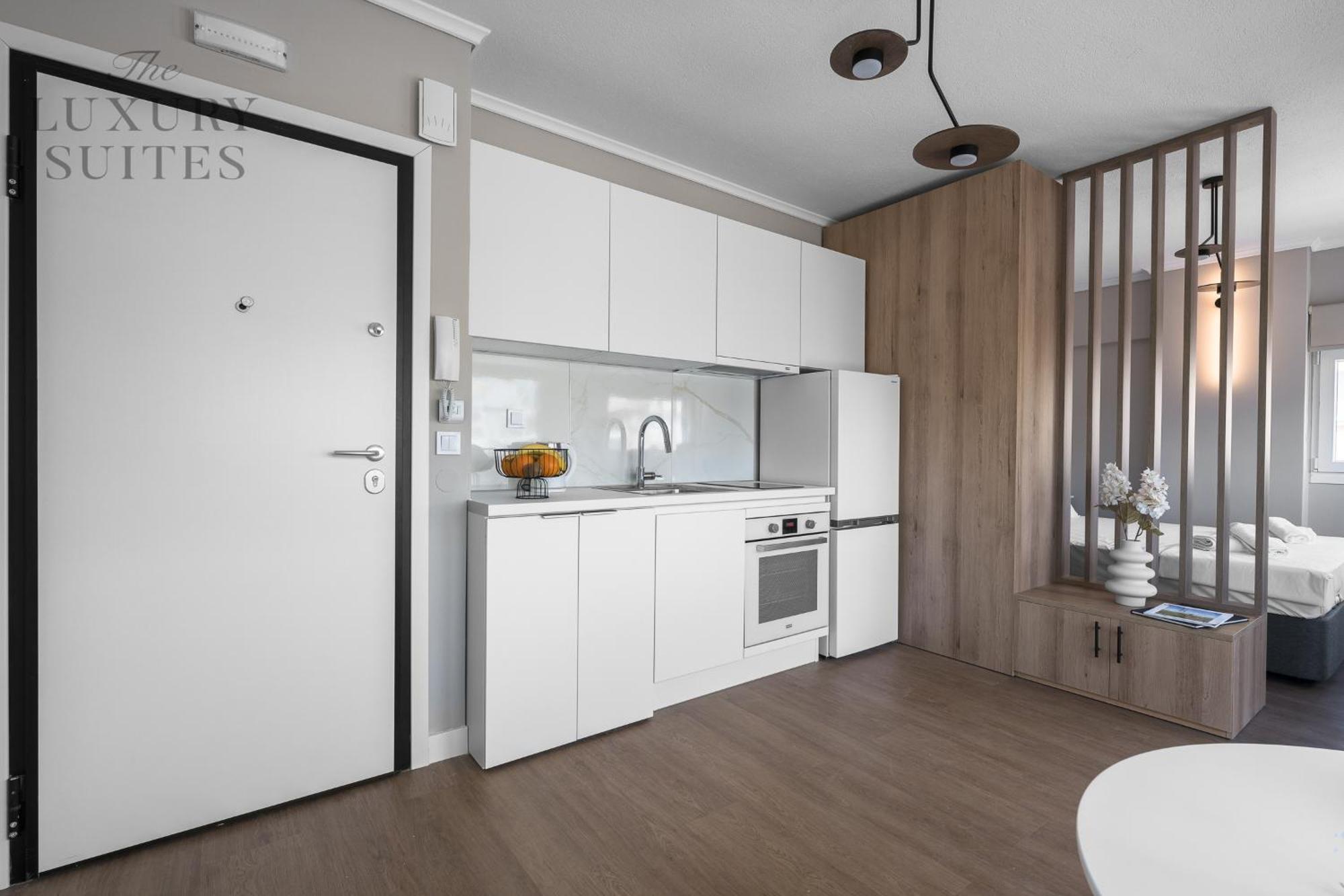 Apartment Nephele Jacuzzi Suites, The Luxury