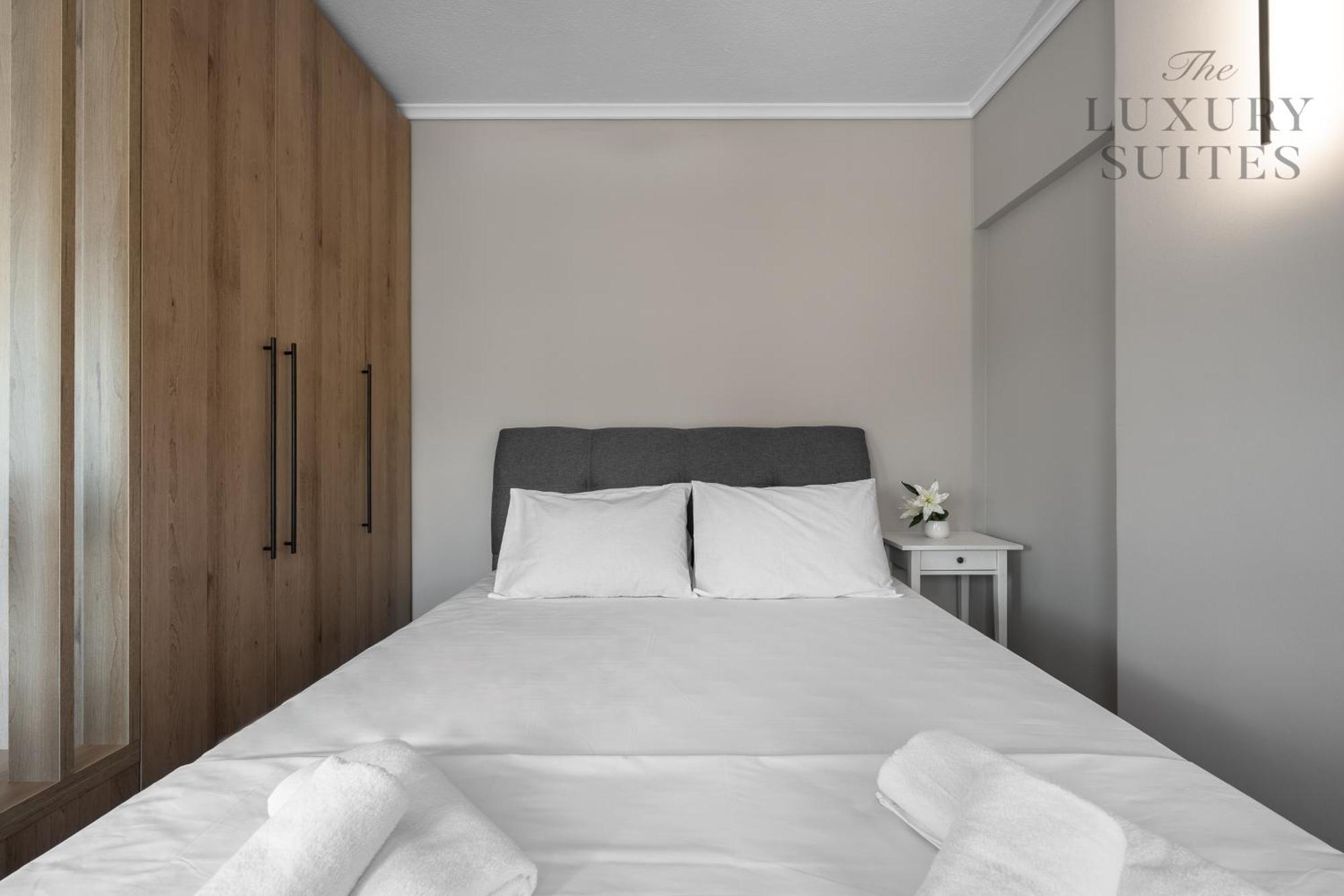 Nephele Jacuzzi Suites, The Luxury Apartment