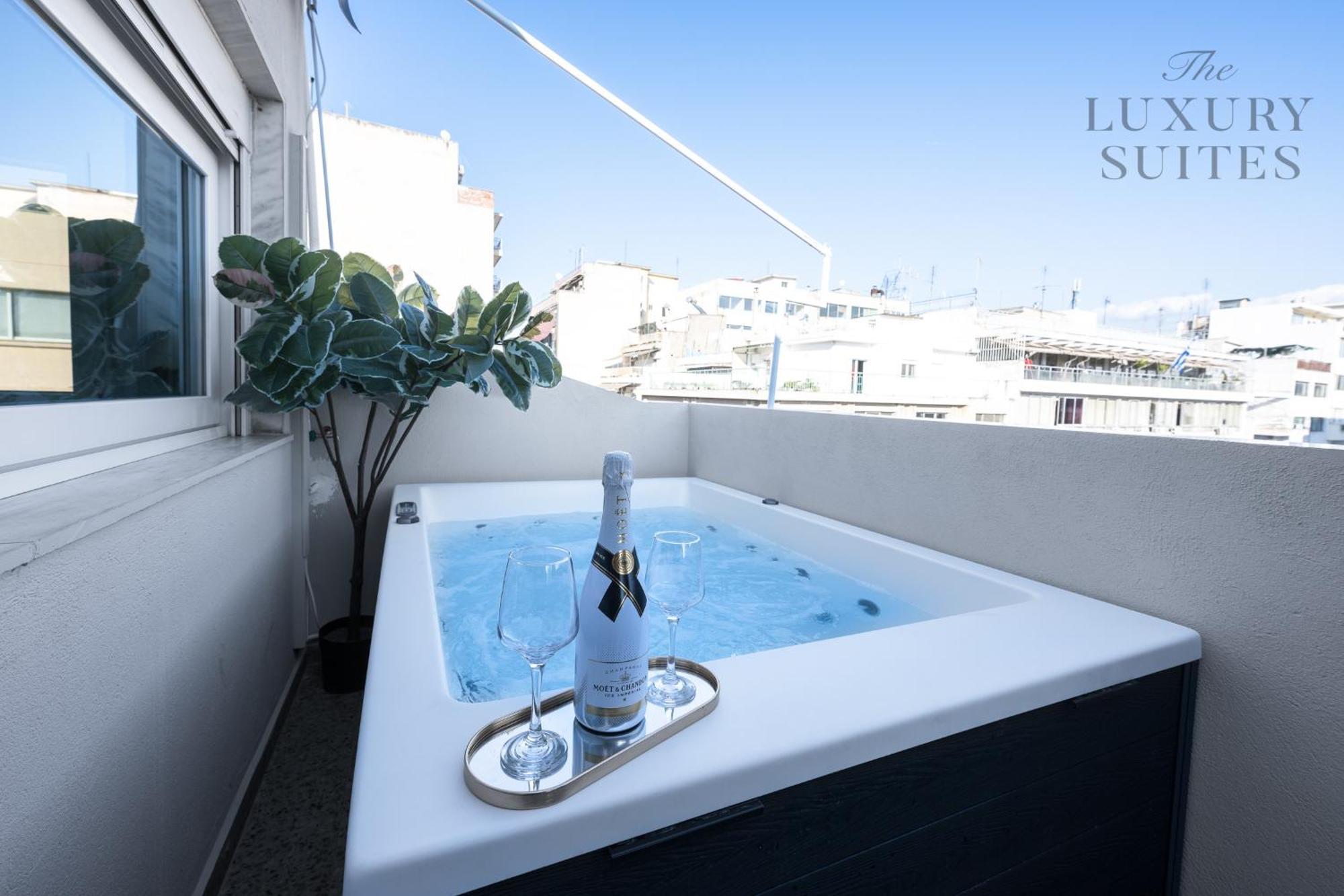 Nephele Jacuzzi Suites, The Luxury Thessaloniki