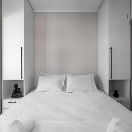 Nephele Jacuzzi Suites, The Luxury Suites Thessaloniki Exterior photo